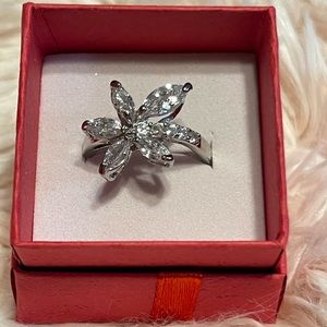 Fleur Silver Ring. Size 7.5